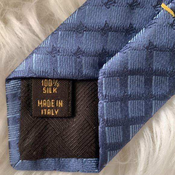 New Louis Vuitton Silk Tie - Picture 3 of 6